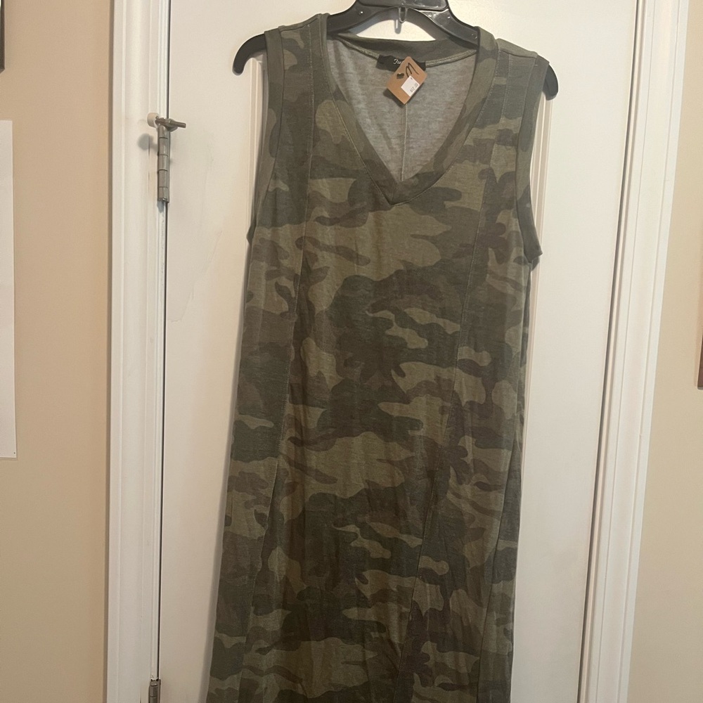 Jupee Camo V-Neck Dress - Green Camouflage